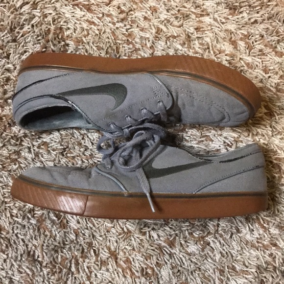 Nike 615957-007 shoes - Picture 3 of 5